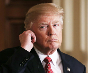 Hơn 100 nghị sĩ đòi kiện Tổng thống Trump vì xung đột lợi ích
