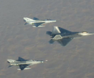 MiG-21 đối đầu F-22 và kết quả không ngờ