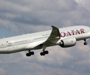 UAE đóng cửa không phận, dừng dịch vụ bưu chính với Qatar