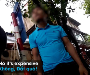 VIDEO: Nhập vai khách Tây, PV bị "chém đẹp" 300 nghìn tiền đánh giày trên phố Hà Nội