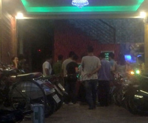 Lâm Đồng: Mâu thuẫn khi đi hát karaoke, dùng vật nhọn đâm chết bạn