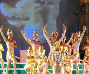 Diễu hành xe mô tô và ô tô cổ tại Festival Biển Nha Trang 2017