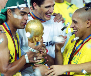 Roberto Carlos bị cáo buộc dùng doping ở World Cup 2002