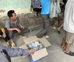 Người dân lập thùng quyên góp ủng hộ gia đình bé trai 33 ngày tuổi nghi bị sát hại