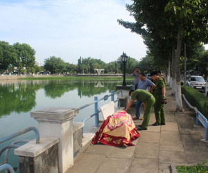 Phát hiện người đàn ông tử vong bất thường trên ghế đá công viên