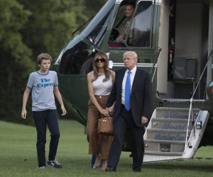 Quý tử nhà Trump cùng mẹ dọn đến Nhà Trắng