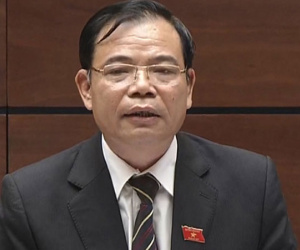Bộ trưởng Nông nghiệp nhận trách nhiệm về khủng hoảng thừa lợn