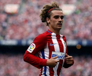 Griezmann gia hạn với Atletico, chấm dứt khả năng sang Man Utd