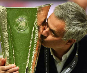 Mourinho: "Tôi luôn chọn những đội bóng có vấn đề"