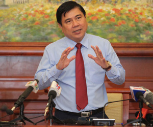 Chủ tịch TP.HCM: "Dẹp vỉa hè nhiều trường hợp vẫn còn nôn nóng"