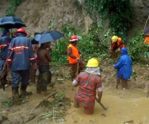 Lở đất giữa đêm khuya, hơn 100 người thiệt mạng