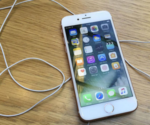 iPhone 8 có khả năng sạc không dây, chống nước tốt hơn