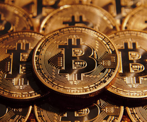 Thị trường bitcoin bốc hơi 12 tỷ USD, người chơi điêu đứng