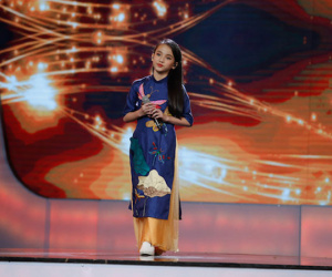 Xuất hiện bé 12 tuổi xinh xắn khiến Văn Mai Hương phải gọi là "thần đồng" của Idol Kids