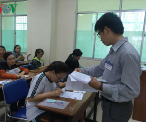 Bỏ biên chế giáo dục: Chỉ nên áp dụng ở một số trường?