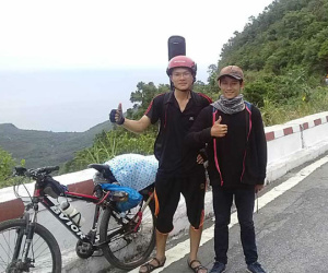 Đỗ đại học, chàng sinh viên đạp xe 1.000km "báo" với người bố đã mất
