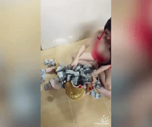 Sướng lây với màn đập heo đất "siêu mập": thu hoạch hơn nửa tỷ sau 6 tháng tiết kiệm