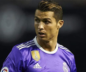 Đồng đội ở Real tin Ronaldo đòi ra đi chỉ vì tiền bạc