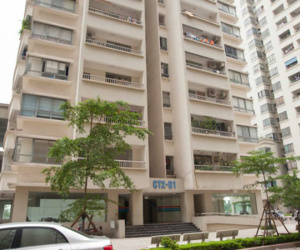 Hà Nội: Bảo vệ chung cư đánh nhân viên dọn vệ sinh đến tím mắt