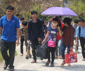 Kỳ thi THPT 2017: Thuê máy bay chở giám thị, hỗ trợ thí sinh tiền