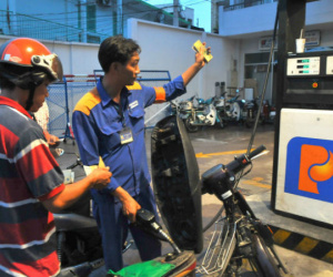 Ngân sách thu 5 tỉ USD nếu thuế môi trường xăng 8.000 đồng/lít