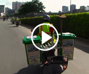 Video: Sài Gòn đổi cách thu gom rác bằng xe máy chuyên dụng