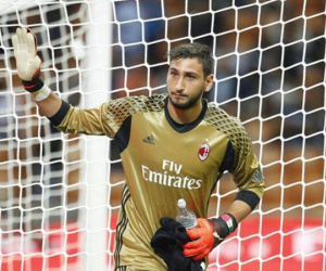 AC Milan dùng “luật rừng” ép Donnarumma ở lại