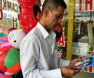 Cha rong ruổi khắp nơi tìm 2 con mất tích đầy bí ẩn