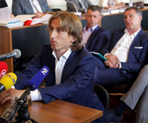 Luka Modric bị điều tra tội khai man