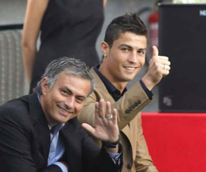 Ronaldo muốn “làm lành” Mourinho, tái hợp MU vì ghét fan Real