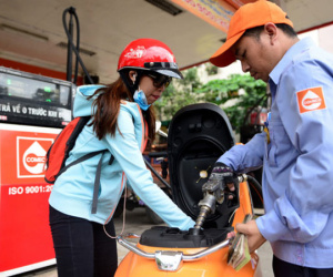 Xăng giảm giá mạnh nhất kể từ đầu năm