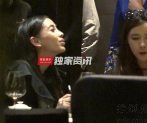 Angelababy bị chỉ trích vì hút thuốc dù mới sinh con