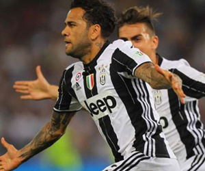Dani Alves đồng ý hợp đồng hai năm với Man City