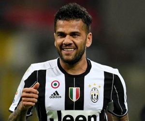 Tiếp tục chọc giận Juventus, Dani Alves đếm ngược ngày ra đi