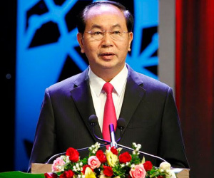 Báo chí cần tích cực đấu tranh chống tham nhũng, suy thoái
