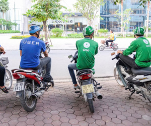 Bị xua đuổi, tài xế Grab, Uber không dám vào bến xe