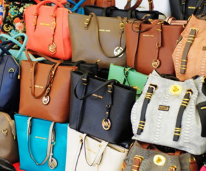 Phát hiện container hàng Chanel, Hermes "nhái" ở cảng Cát Lái