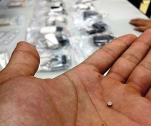 Thi THPT quốc gia: Hà Nội phát hiện thí sinh đầu tiên sử dụng tai nghe siêu nhỏ để gian lận