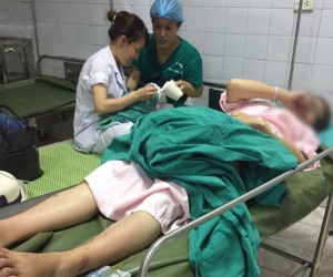 Bella vừa sinh con trai nặng 2,7kg: "Con em không có bố nên em buồn lắm"