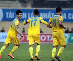 FLC Thanh Hóa giữ vững ngôi đầu