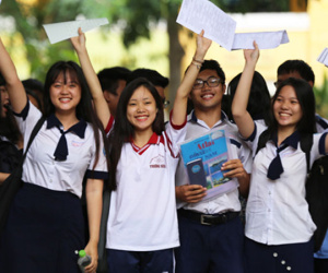 Sĩ tử vui vẻ kết thúc kỳ thi THPT quốc gia