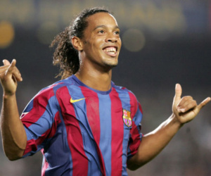 Lộ lý do MU không thể có Ronaldinho