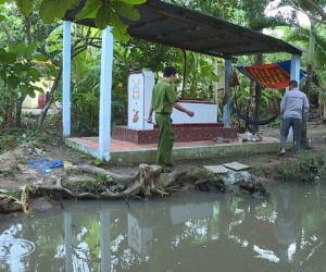 Nghi án em đâm chết anh ruột rồi bỏ trốn