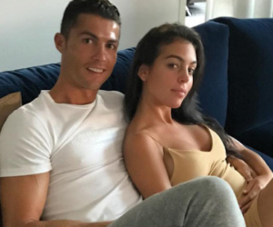 Bạn gái xinh đẹp mang bầu 5 tháng: Ronaldo sắp đón “công chúa”