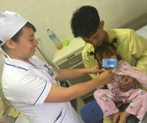 Bé gái 3 tuổi bị đau vùng kín, đưa đến viện cả nhà “ngã ngửa” khi biết nguyên nhân