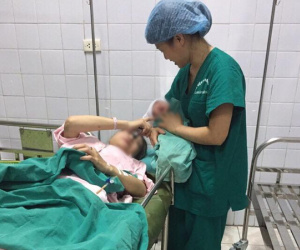 Một người đàn ông đã đứng ra nhận giúp đỡ mẹ con “hot girl Bella” trong 3 năm