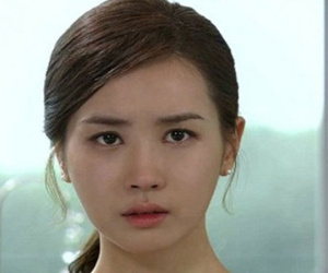 Nhận được thư thách thức từ nhân tình của chồng, vợ trẻ biết đến lúc mình phải ra tay