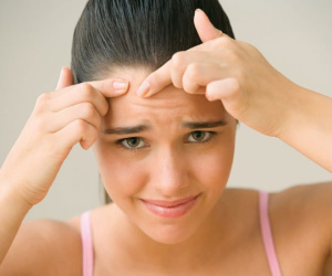 Những dấu hiệu trên gương mặt "tiết lộ" sức khỏe của bạn