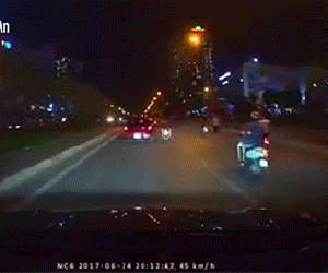 "Tài xế ôtô đánh lái trả đũa có thói côn đồ, coi thường tính mạng"