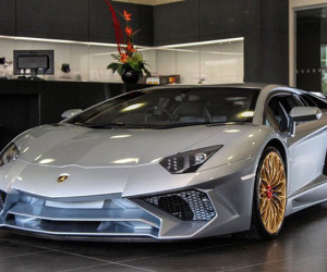 Lamborghini Aventador SV với tùy chọn màu sơn đắt đỏ trị giá 1,45 tỷ Đồng